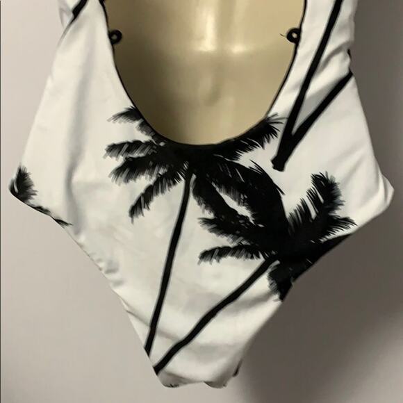 NWT CUPSHE BLACK & WHITE SWIMSUIT SIZE‎ S - Picture 3 of 6